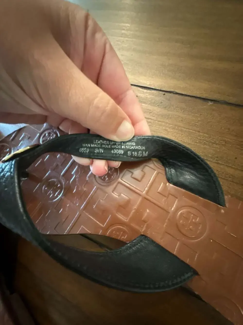 Tory Burch Thora Flat Thong Sandals in Black Leather